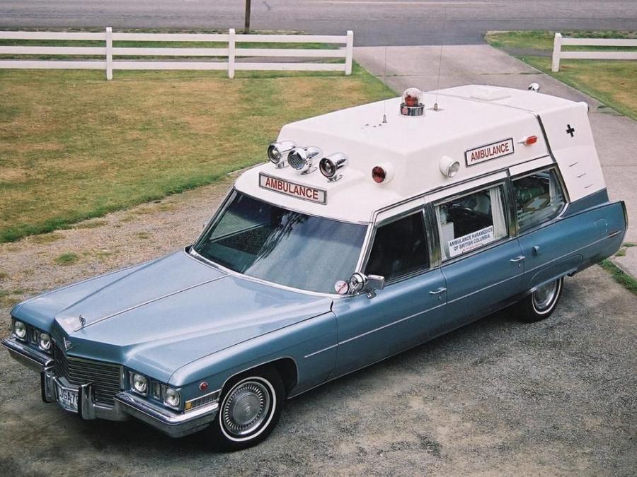  Cadillac Superior 54 Ambulance 1972 года  (фото 3 из 3)